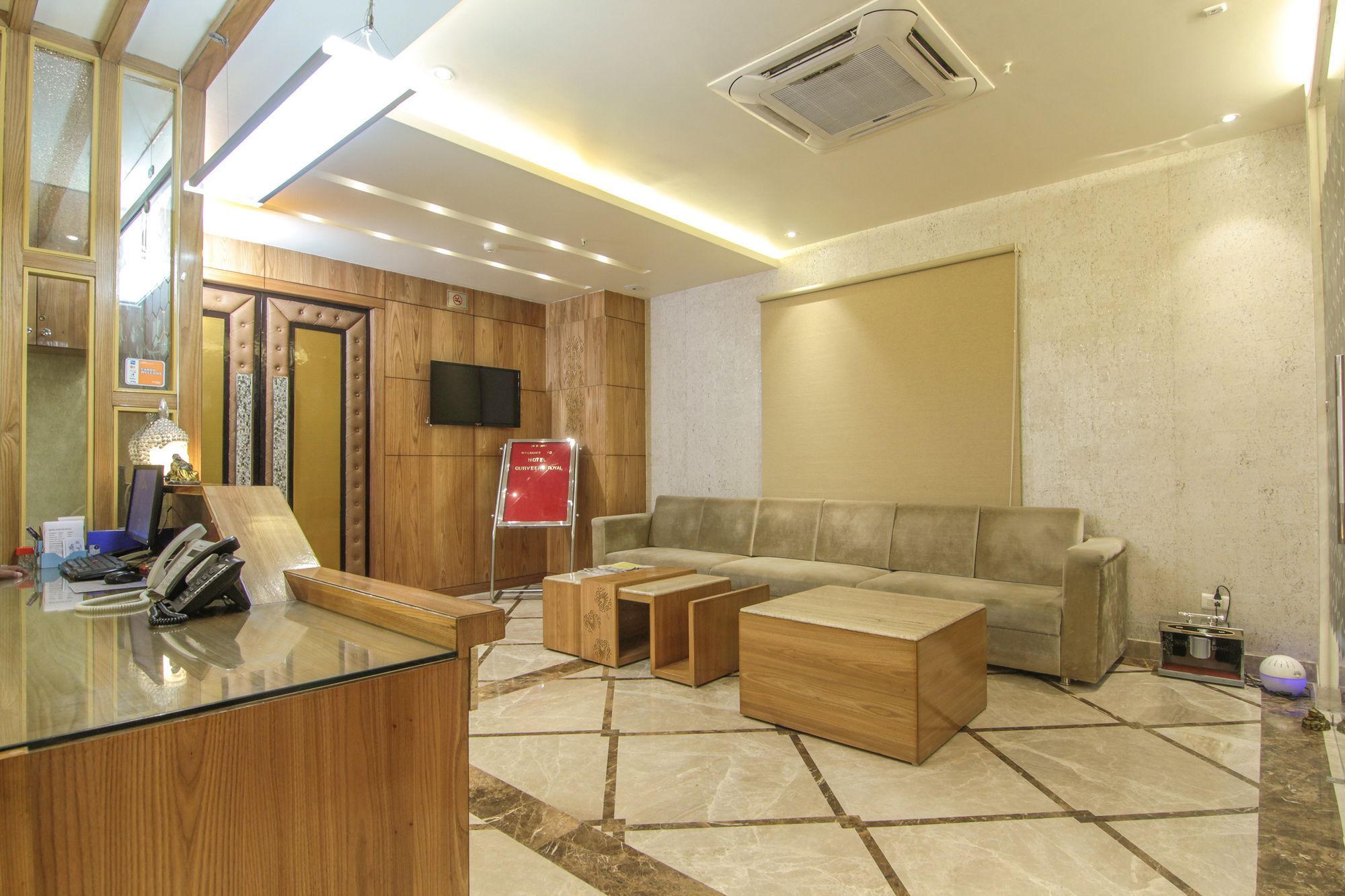 Hotel Gurveer Royal Лакхнау Экстерьер фото